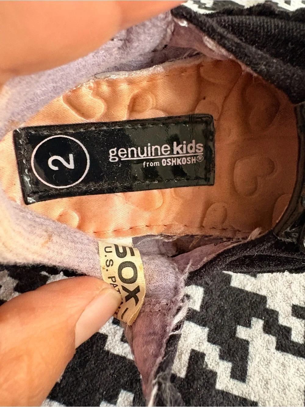 Genuine Kids from OshKosh Black Velvet Baby dress shoes size 2